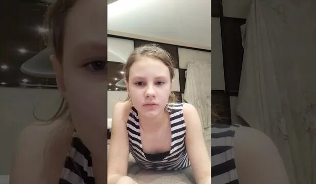 школьница на вписке Школьница проводит трансляцию - смотреть онлайн в поиске Яндекса по Видео