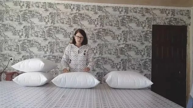 Обзор подушек 70х70 и 50х70 из гусиного белого пуха - Смотреть онлайн в ...