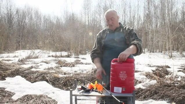 Обзор опрыскиватель умница ОЭЛ-10 - Смотреть онлайн в поиске Яндекса по ...