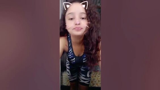[periscope] ukrainian teen girls practice kiss: 2 bin video ...