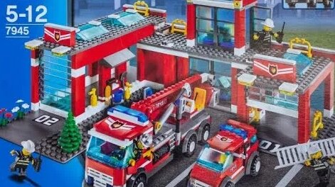 Lego speed build 7945 Fire Station