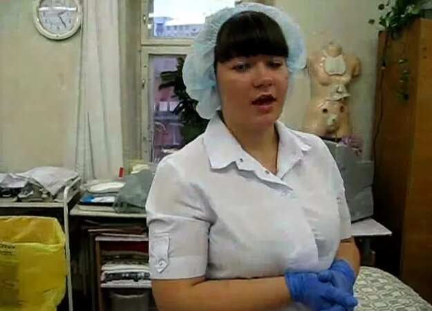Обработка полости рта тяжелобольному пациенту. Нижневартовский ...