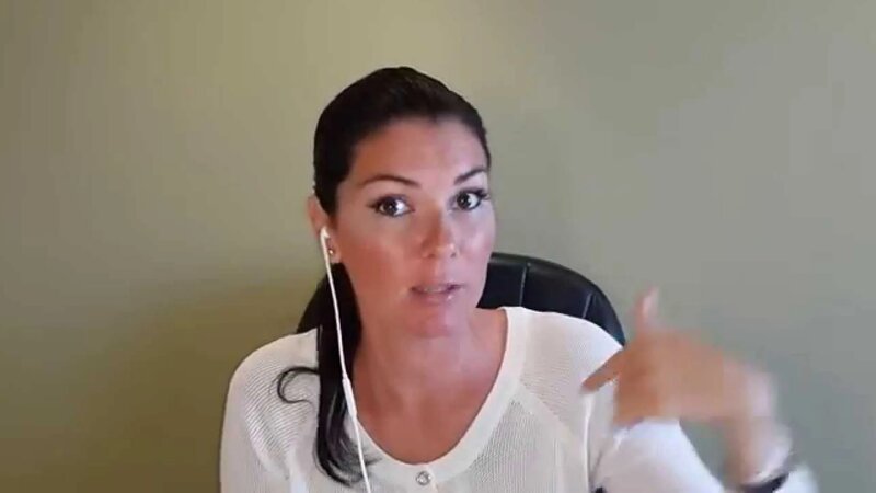 Dora in Office порно онлайн көру