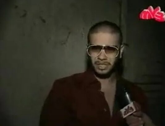 Трансвеститтік лесбиянка эротикасымен