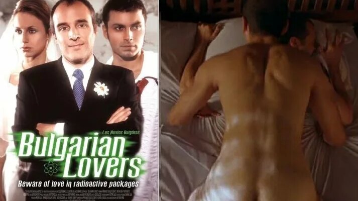 Қыздар суретке түсуде