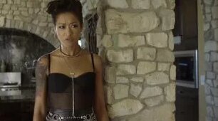 Толық денелі әйелдер порноға түсуде