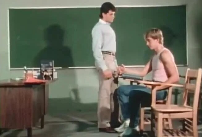 Қабырғадан порно жасанды пениса