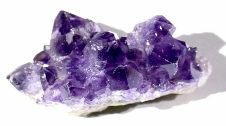 Видео Аметист ( amethyst ) красивый фиолетовый полудрагоценный камень ...