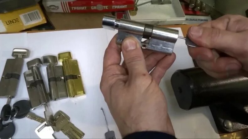 Отмычки-скороходы для дверных замков с вертушкой - как открыть ...