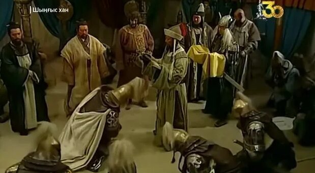 Әйелім барлық достарымды саунадағы порно видеода қанағаттандырды