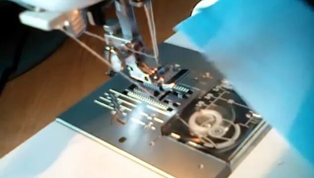 Как пользоваться лапкой для пришивания молнии - Смотреть онлайн в ...