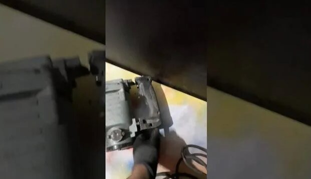 Молоток Отбойный МОЭ-1650 - Смотреть онлайн в поиске Яндекса по Видео