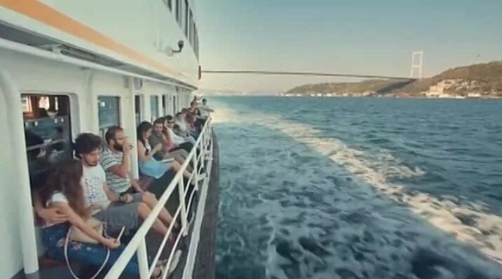 Ayol onlayn soradi va yutadi