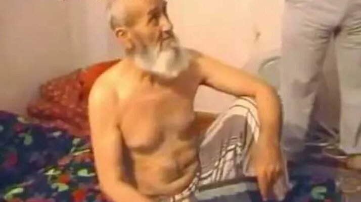 Күйеуі әйеліне қара порно берді