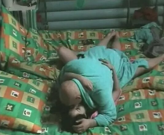 Әйел және еркек секс видео клип