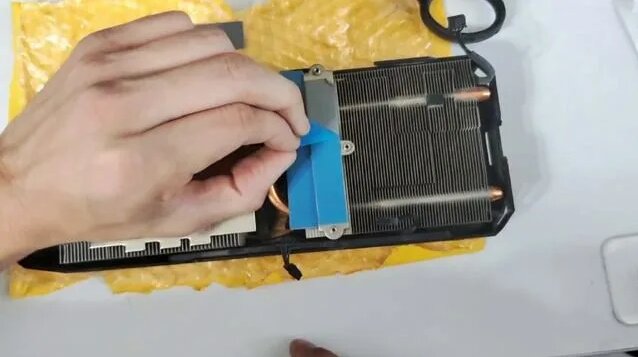 Как заменить термопрокладки на видеокарте 5 минут! (Gigabyte GeForce ...