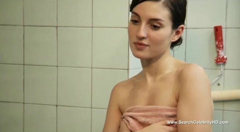 Презервативпен порно және душ секс