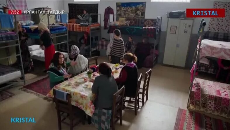 Компьютерде жалаңаш қыздар