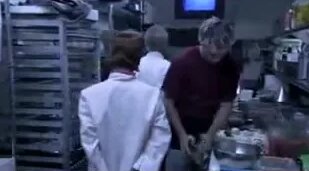 Әдемі қыз минет жасауды үйренеді