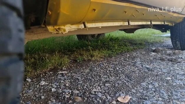 Снимаем пластиковые пороги на Шевроле нива и обрабатываем антикором ...