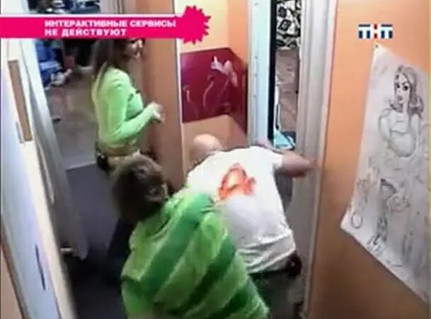 Мен досымды есектегі белдікпен жазаладым.