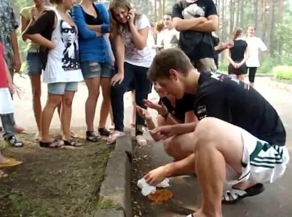Рюмка водки на столе: 3 видео с пьяными русскими в Паттайе. Статьи. Онлайн-гид по Паттайе.
