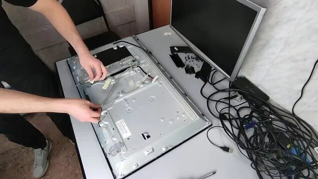 Полная разборка телевизора Philips 32pht5301/60 Complete disassembly of ...