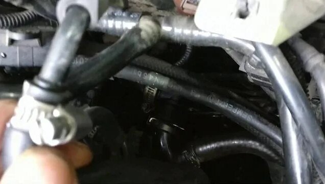 VW Passat b5 Пассат Б5 1.8Т снова потёк антифриз! Замена фланца на ...
