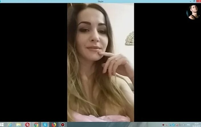 Бір қызды кешкі уақытта бұрышта жаттықтырған (видео)