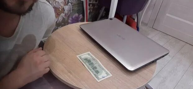 Доллары ? с печатью. Как избавиться и откуда берутся испорченные ...