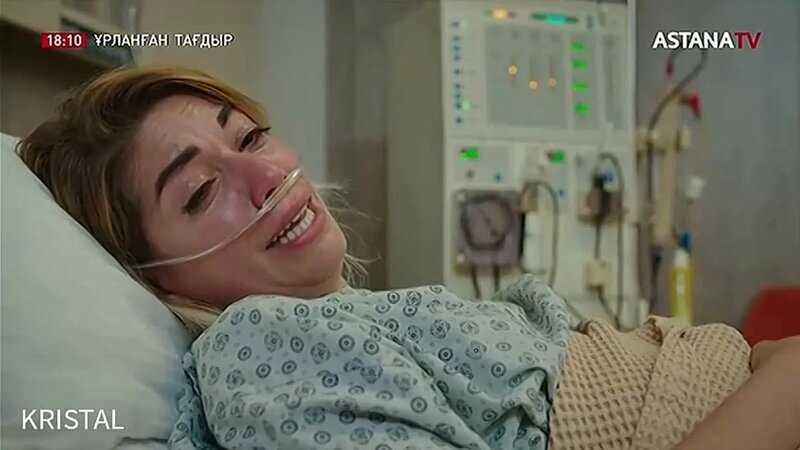 Қара адам миджетті ұрып жіберді