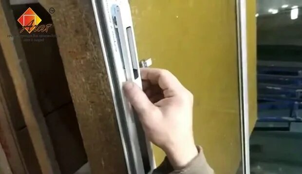 Защелка ручка для раздвижных окон на балконе - Смотреть онлайн в поиске ...