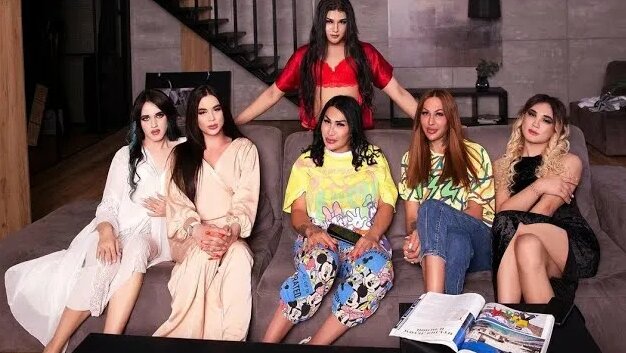 busty etuk mushuk fotoset