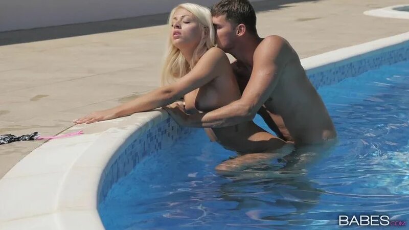 Мен қызды ұйықтатып, оны HD трахты