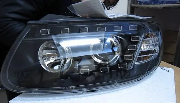 Фары для Hyundai Santa Fe 2 в стиле Q7 2006-11. Фары Хендай Санта Фе 2 ...