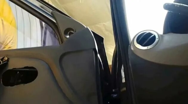 Замена ограничителя двери на Рено Логан ( Renault Logan Black Line ...