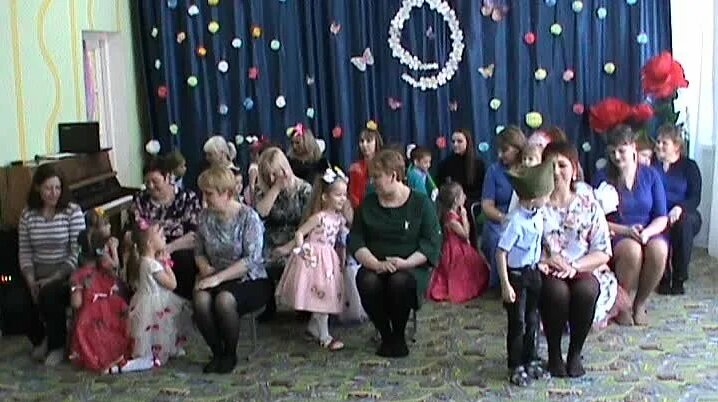 танцы 8 марта видео танец с мамами