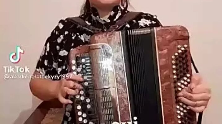 Қызыл шашты порно актрисаның аты