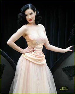 the gather at the waist, and the full skirt 3 Dreamy Dress, Beautiful Dress...