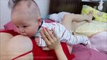 WILSON BABY BREASTFEEDS DURING TUMMY TIME POS DAY134 母 乳 cho