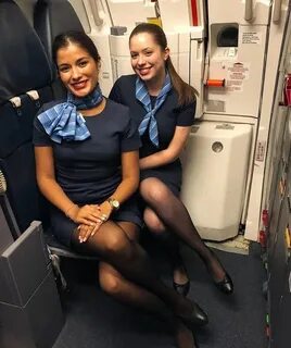 Kuvan mahdollinen sisältö: 2 henkilöä Sexy flight attendant,