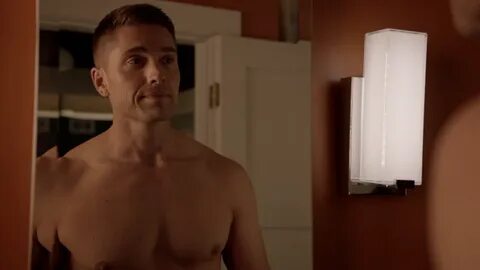 ausCAPS: Eric Winter shirtless in The Rookie 2-18 "Under The