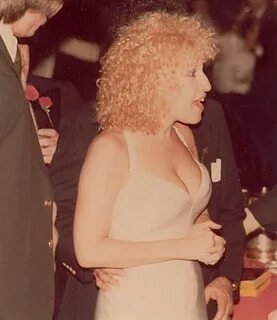 File:Bette Midler (255838265).jpg - Wikimedia Commons