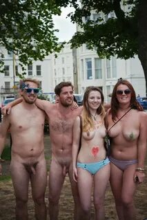 Naakte mannen met topless dames - 38 Pics xHamster