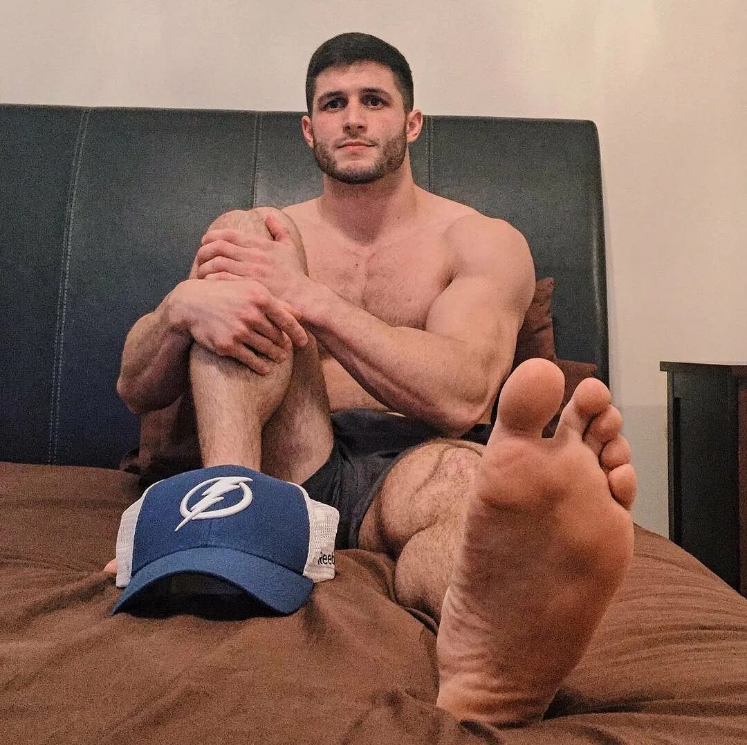 ...gayfootmasters #smellyboyfeet #smellyfeetlovers #malebarefeet #malestink...