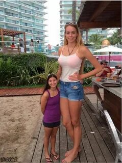 tallest women Tall girl, Tall women, Tall girl short guy