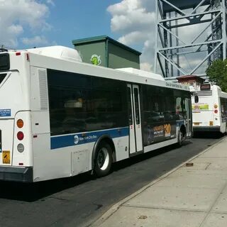 MTA Bus - M100/Bx7/Bx20/BxM1 @ Broadway & W. 220th St - New 