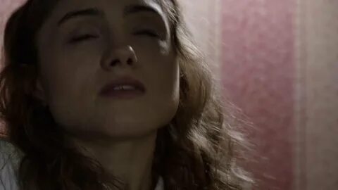 Natalia Dyer Sexy - Yes, God, Yes (2017) 1080p. 