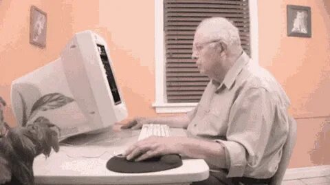 Old Man Computer GIF - Old Man Computer Not Working - Descub