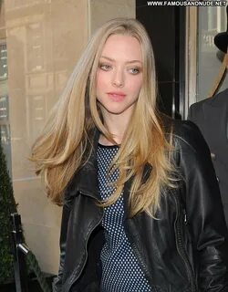 Amanda Seyfried Candids Posing Hot Celebrity High Resolution